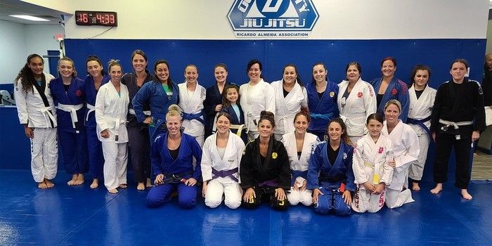 Women's only self defense class